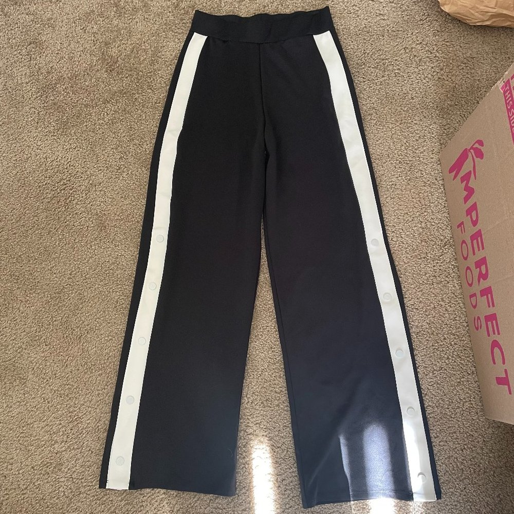 Zara Flared Pants with Buttons on the Side and White Contrast
